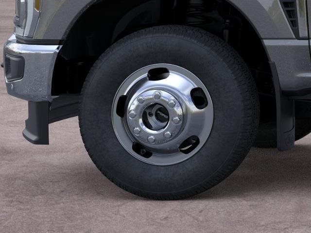 New 2026 Carbonized Gray Metallic Ford F-350® Lariat® image 41