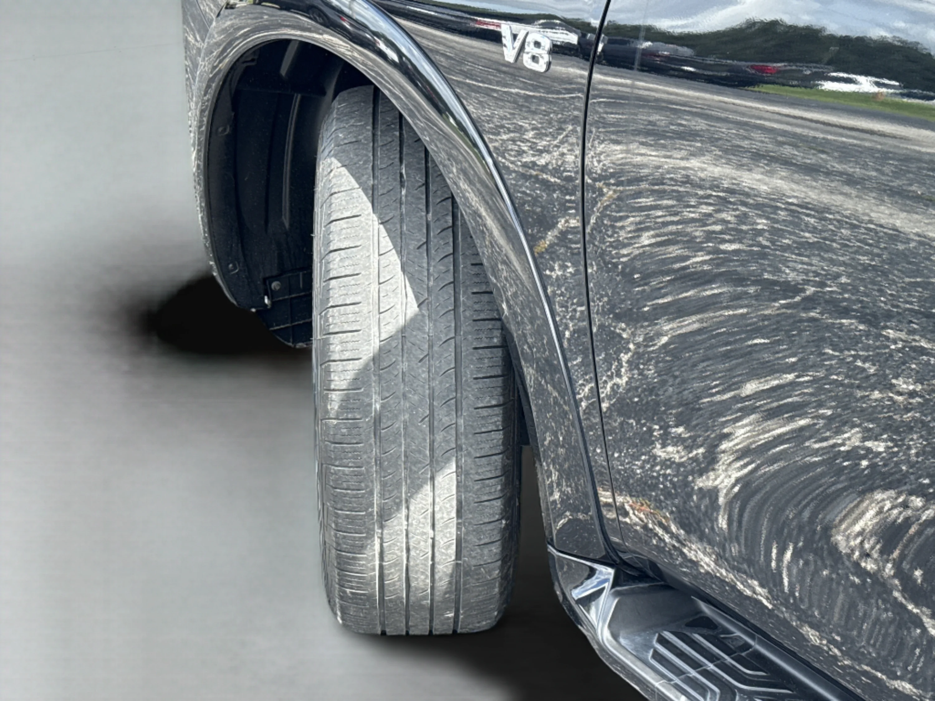Used 2022 Super Black Nissan SL image 49