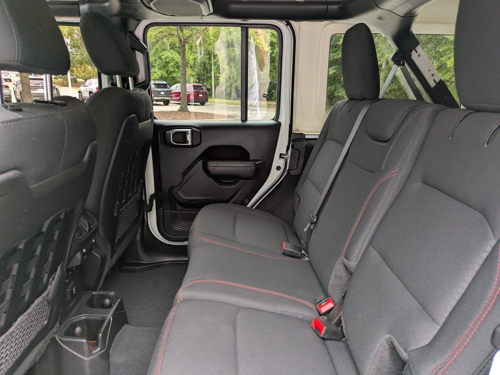 Used 2022 Bright White Clearcoat Jeep Unlimited Rubicon image 14