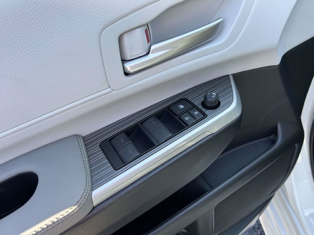 New 2026 Wind Chill Pearl Toyota XLE image 16