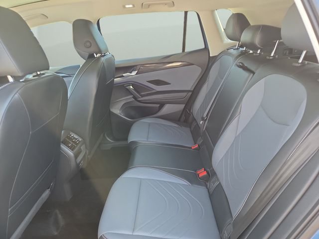 Used 2025 Monterey Blue Pearl Volkswagen 2.0T SE image 31