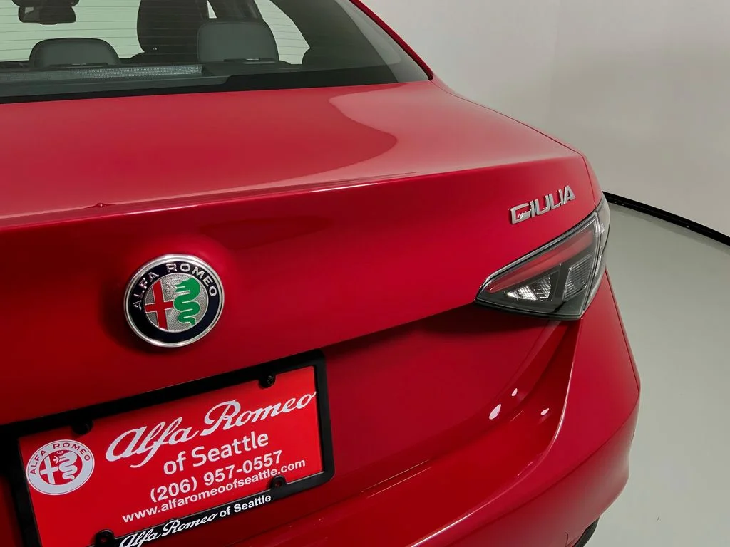 New 2026 Alfa Rosso (Red) Exterior Paint Alfa Romeo Sprint image 14