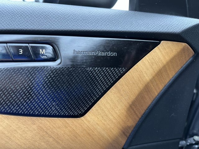 2022 Volvo XC90 Momentum - Photo 11