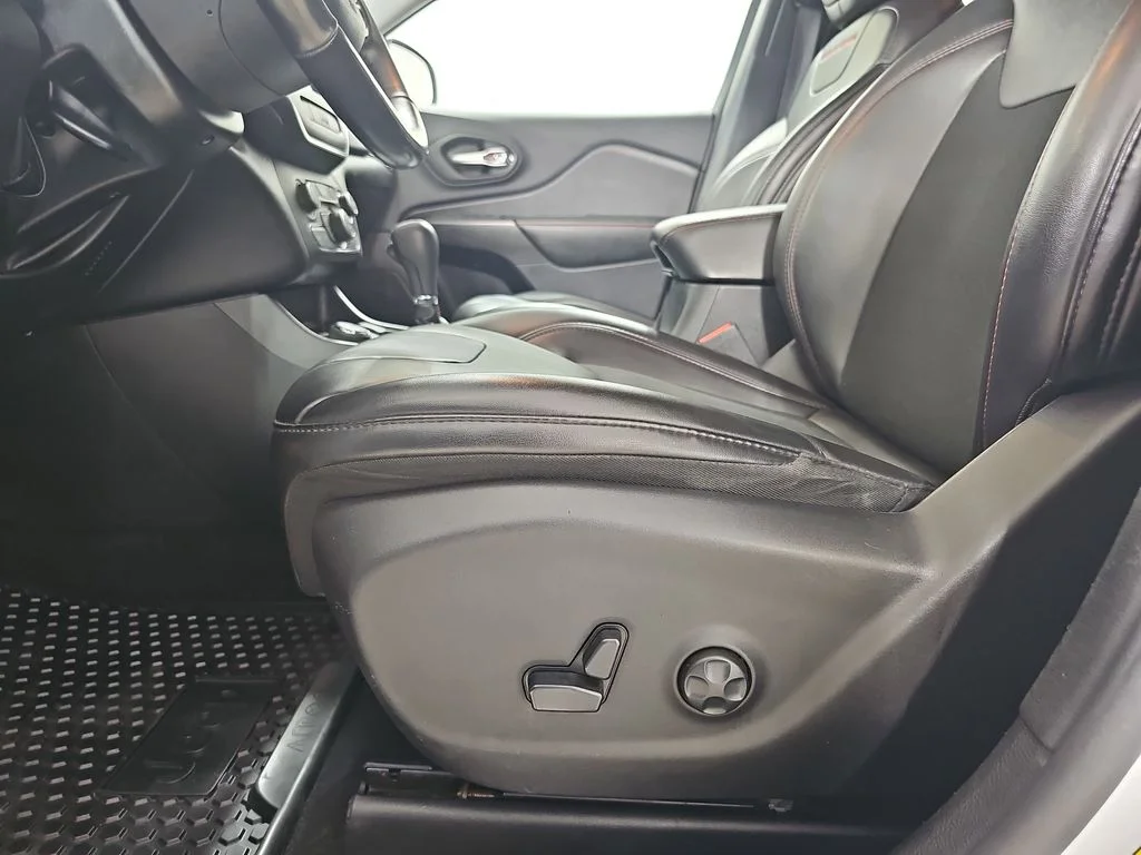 2019 Jeep Cherokee Trailhawk - Photo 33