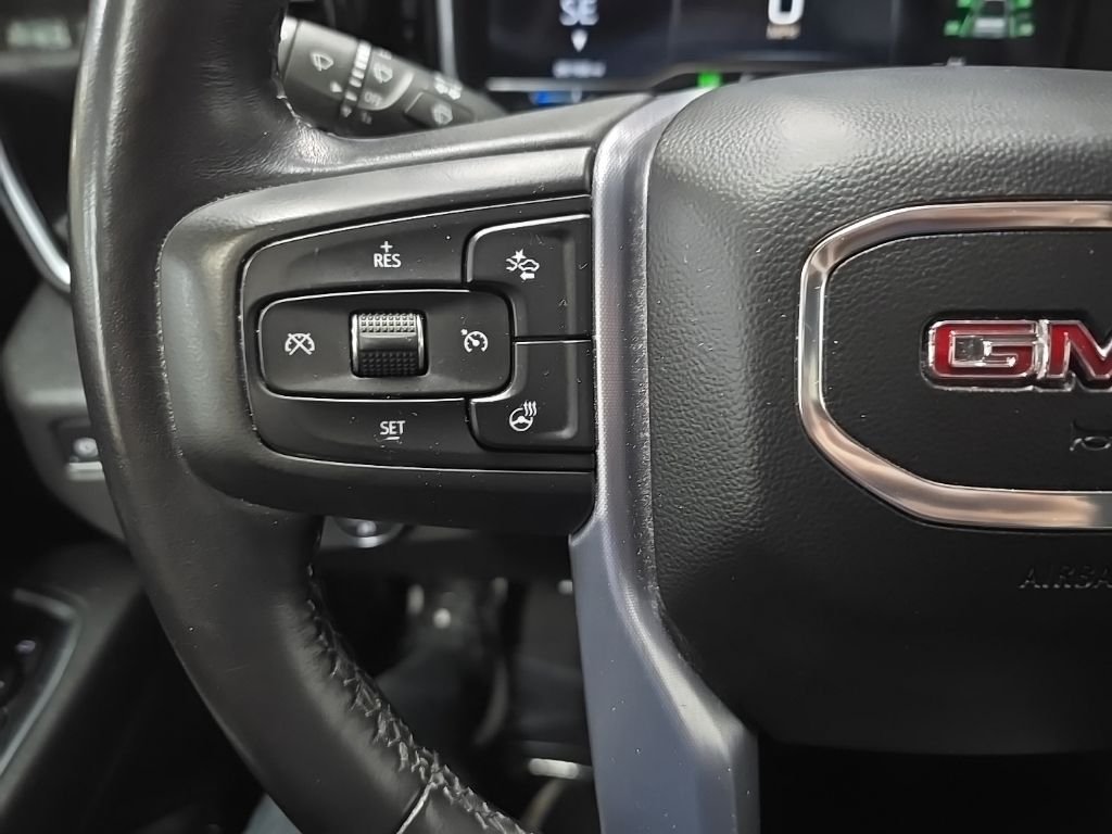 Used 2022 Silver GMC Elevation image 19