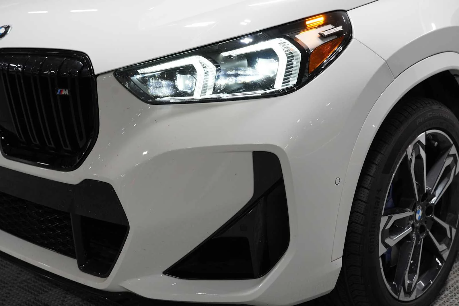 Certified Used 2024 Alpine White BMW M35i image 7