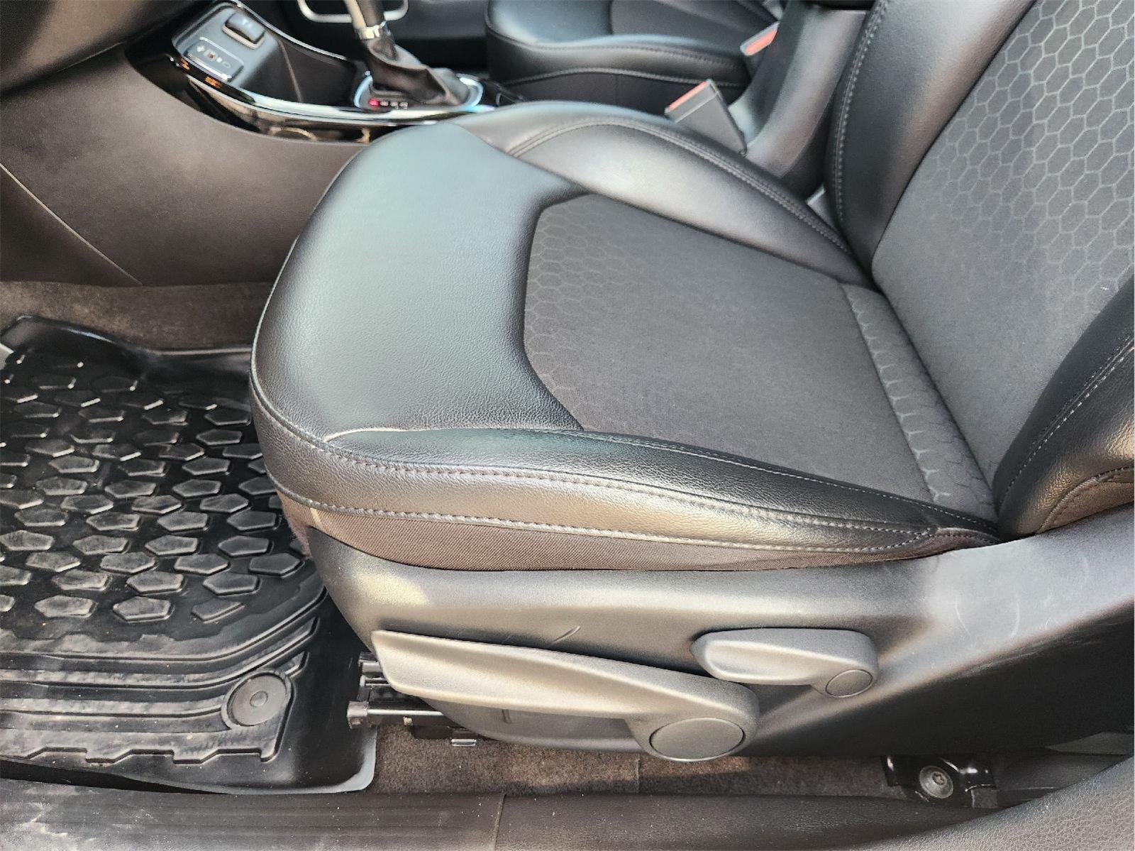 2020 Jeep Compass photo 23 of 33