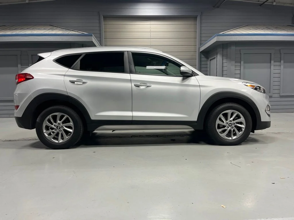 Used 2018 Molten Silver Hyundai SEL image 9