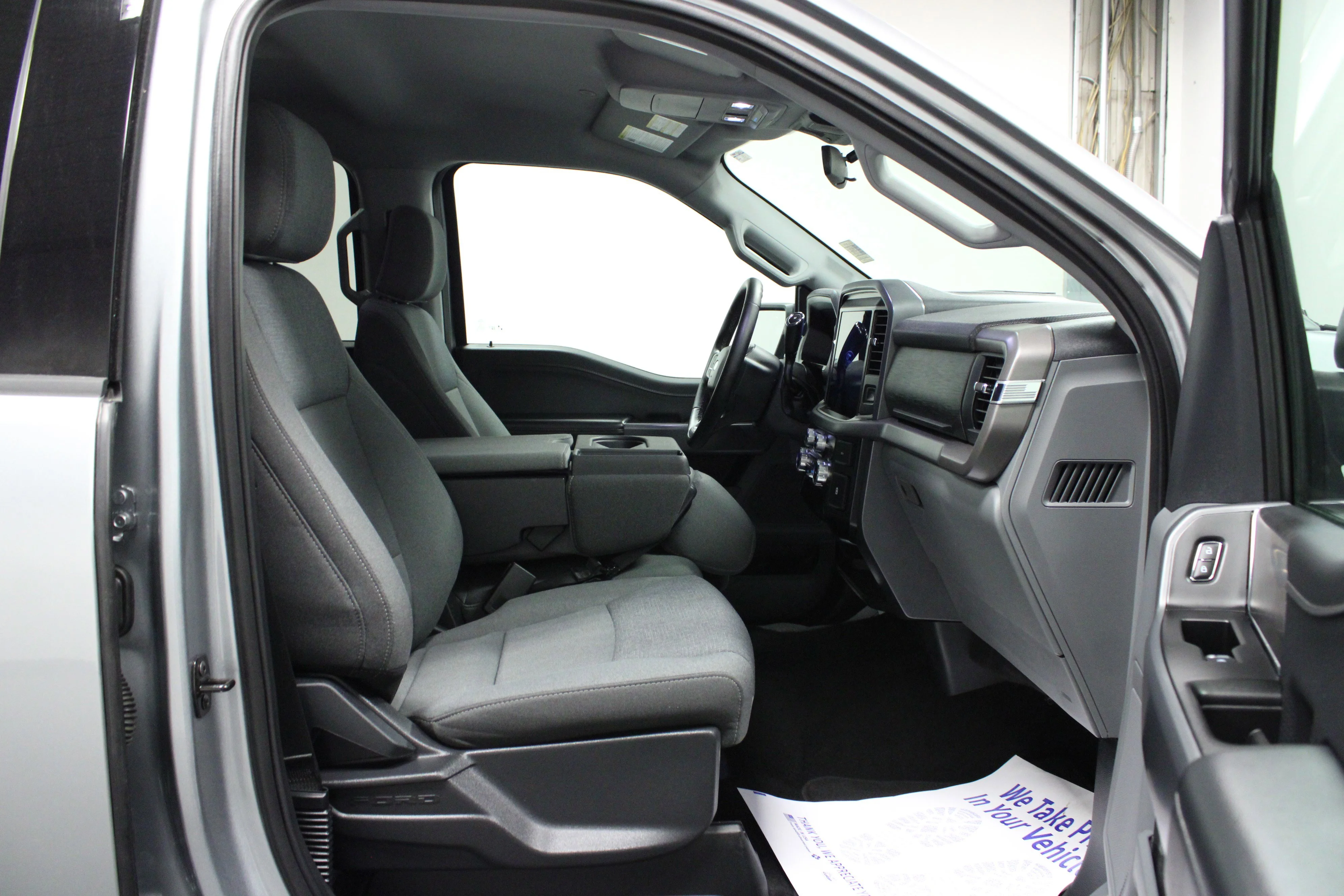 Used 2025 Iconic Silver Metallic Ford XLT image 16
