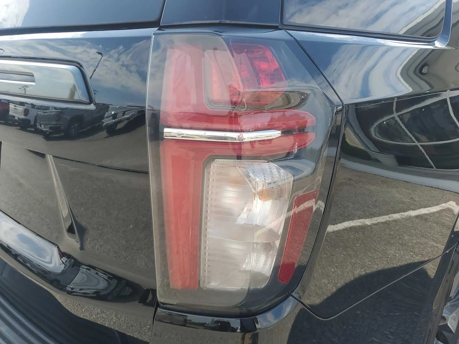 Used 2022 BLACK Chevrolet Z71 image 7