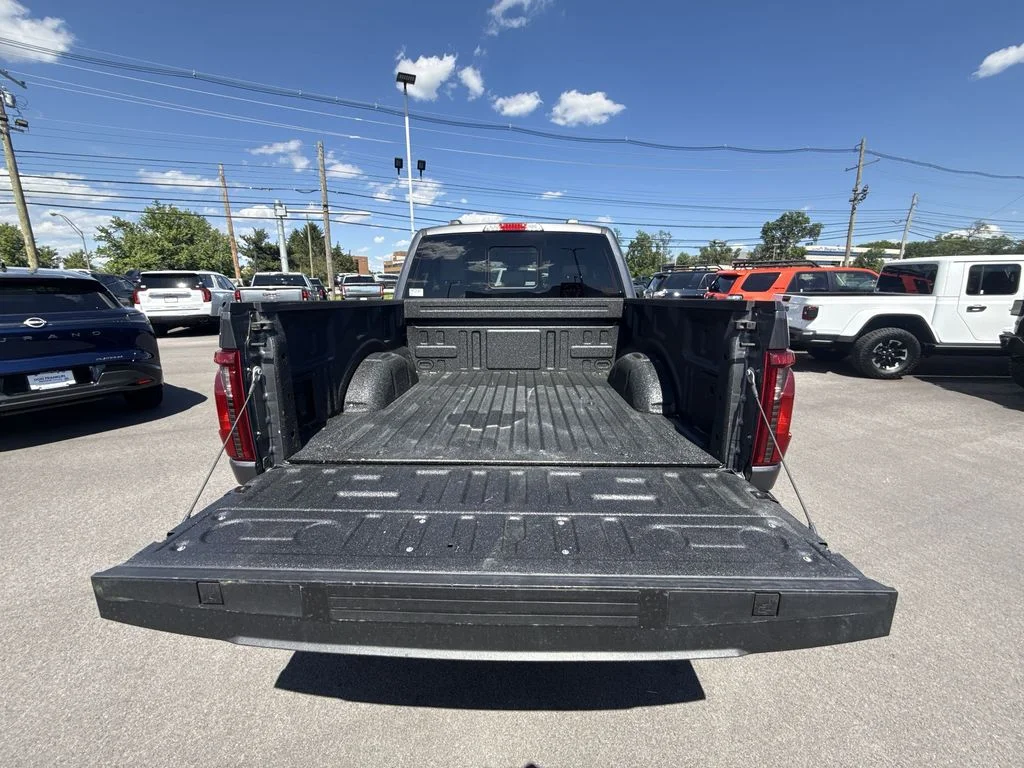Used 2024 Gray Ford XLT image 22