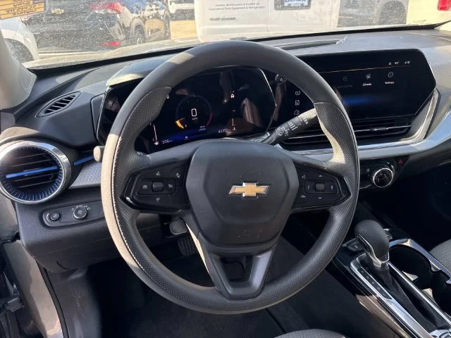 Used 2025 Gray Chevrolet LT image 34