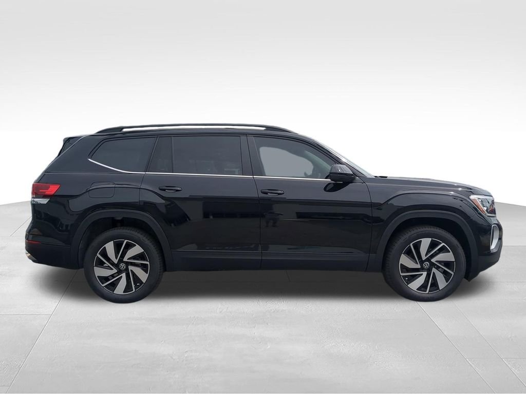 New 2026 Black Volkswagen 2.0T SE w/Technology image 3