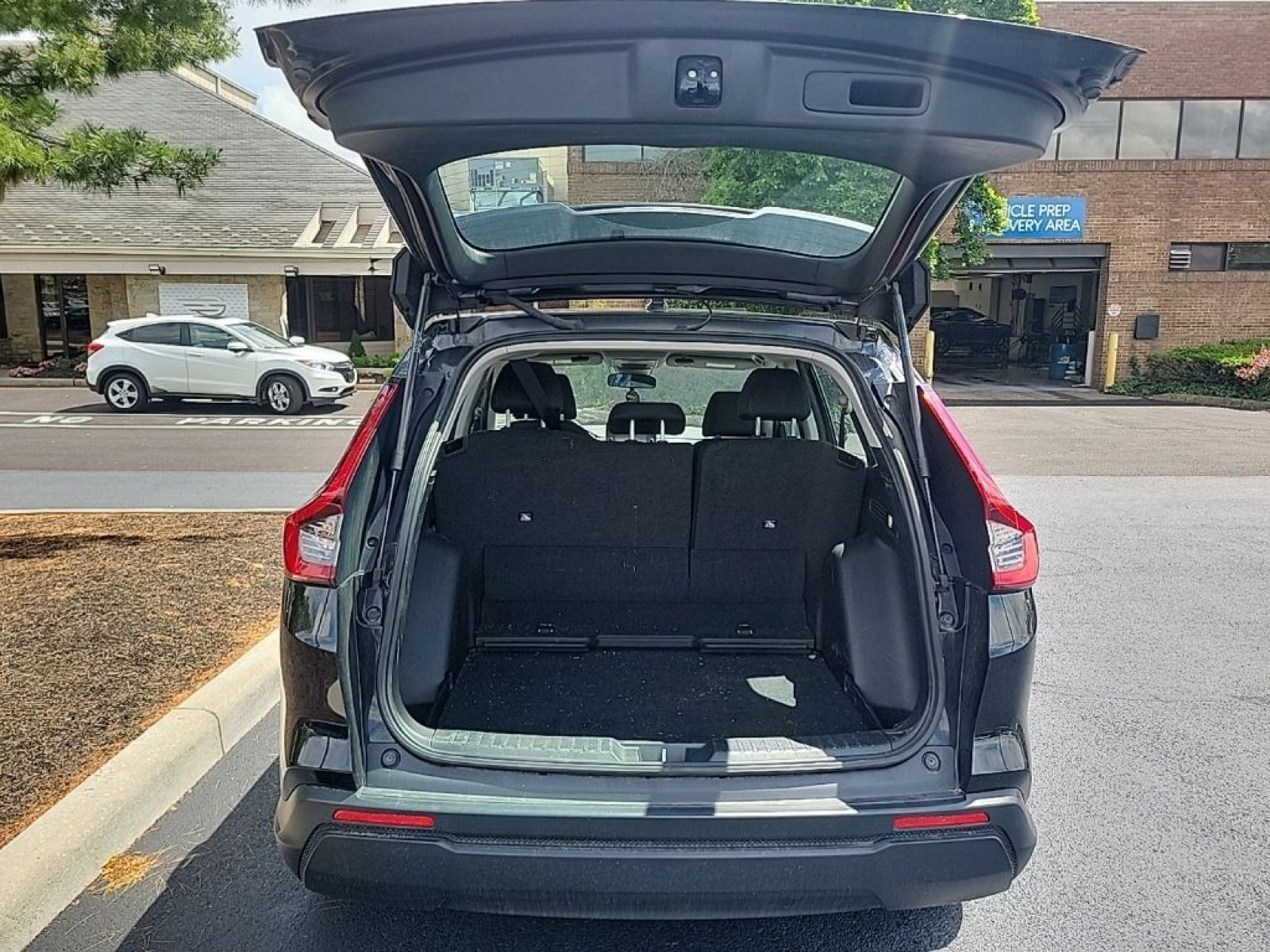 2024 Honda CR-V LX - Photo 13
