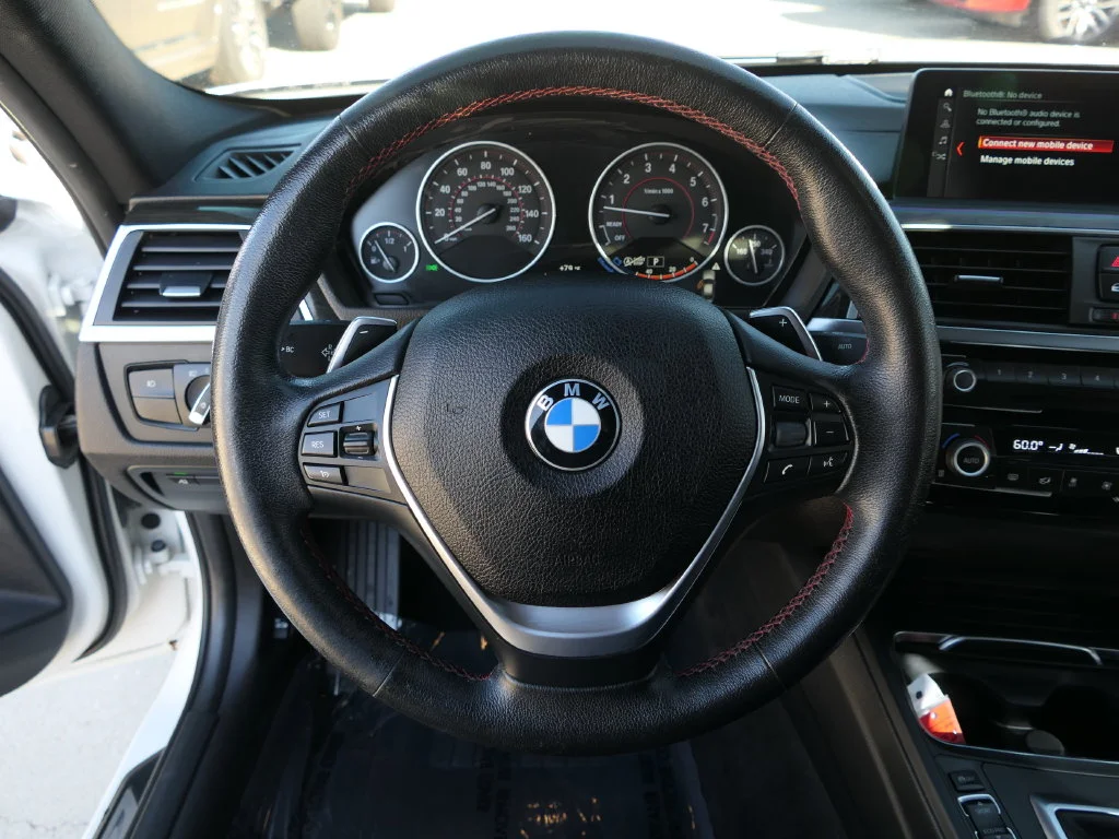 Used 2018 Alpine White BMW 330i image 17