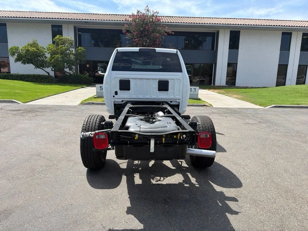 New 2025 Bright White Clear-Coat Exterior Paint RAM Tradesman image 8