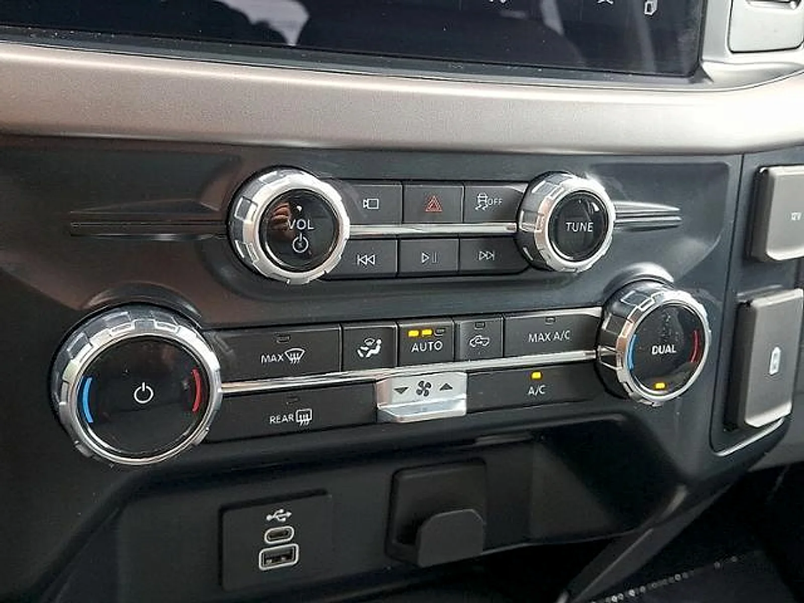 2025 Ford F-150 XLT - Photo 13