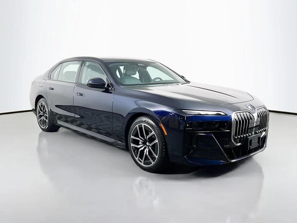 Used 2025 Carbon Black Metallic BMW 740i xDrive image 3