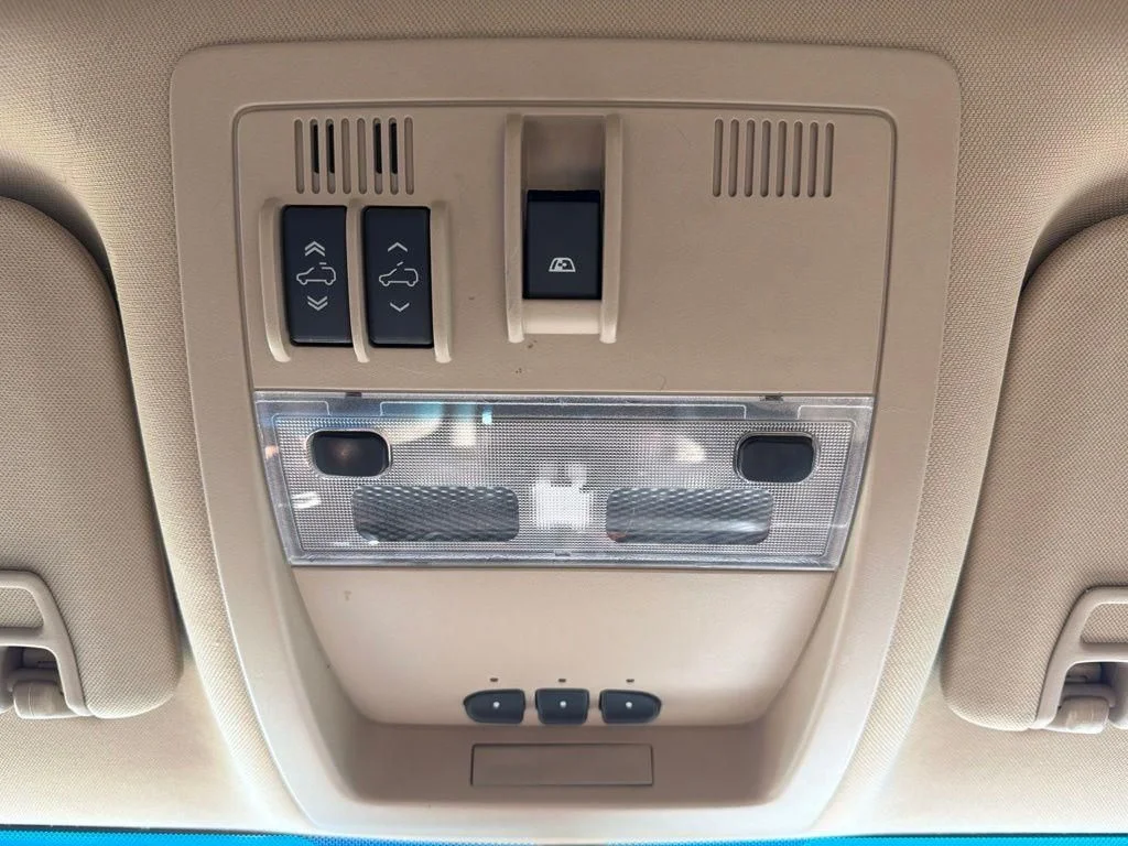 Used 2011 White GMC Denali image 44