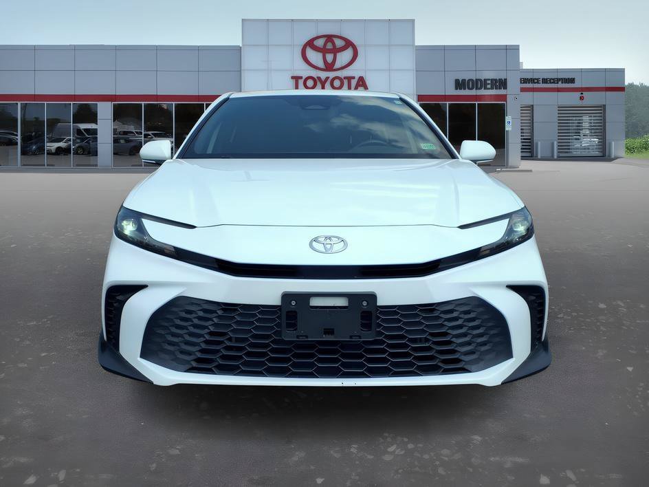 Used 2025 Ice Cap Toyota SE image 8