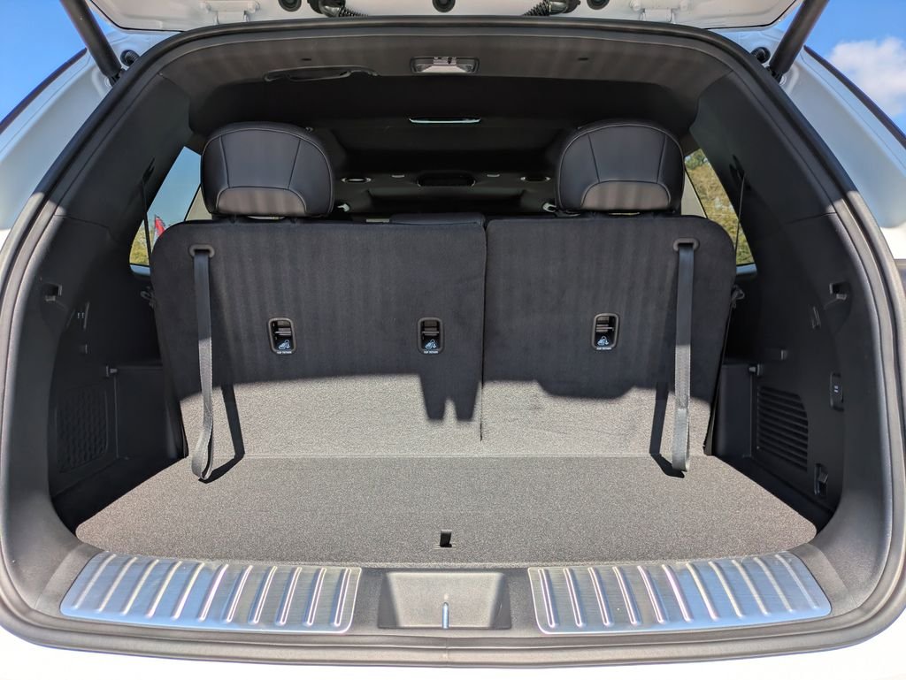 New 2027 Glacial White Pearl Kia X-PRO SX image 13