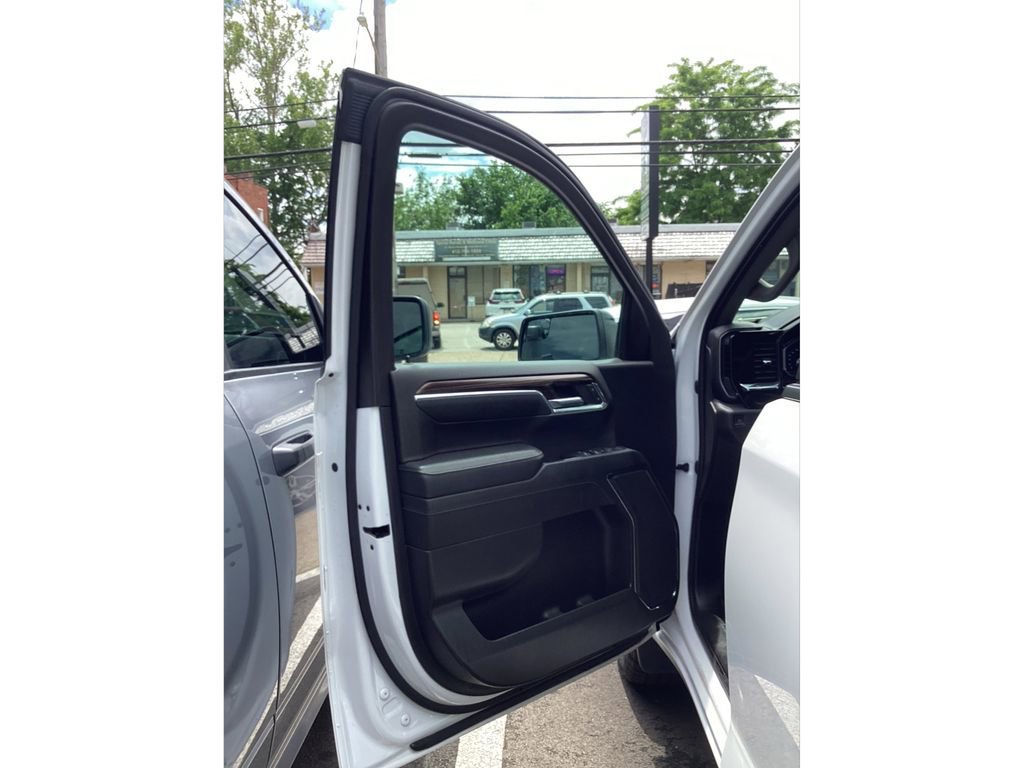 Used 2023 Summit White Chevrolet RST image 17