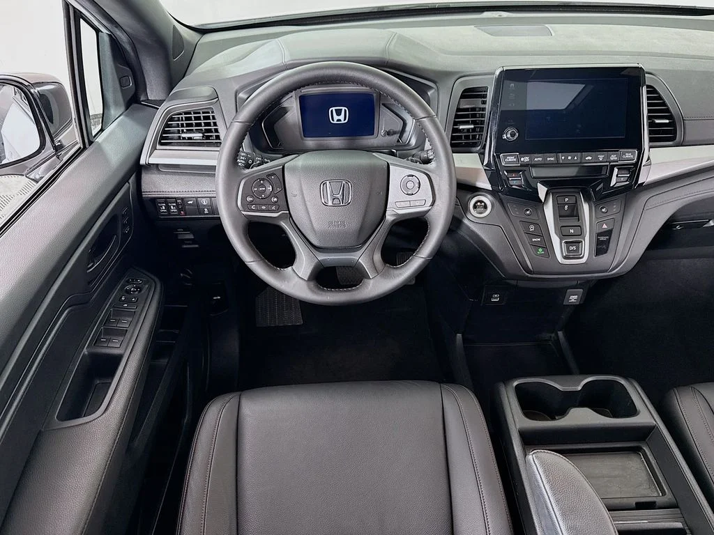 Used 2024  Honda Sport image 19