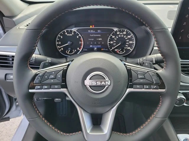 New 2026 Gray Sky Pearl / Super Black Two-tone Nissan SR image 24