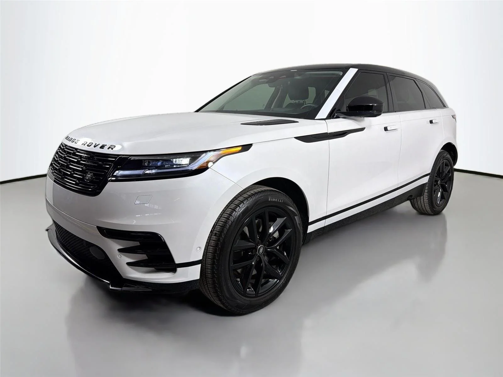 2025 Land Rover Range Rover Velar P250 Dynamic SE's photo