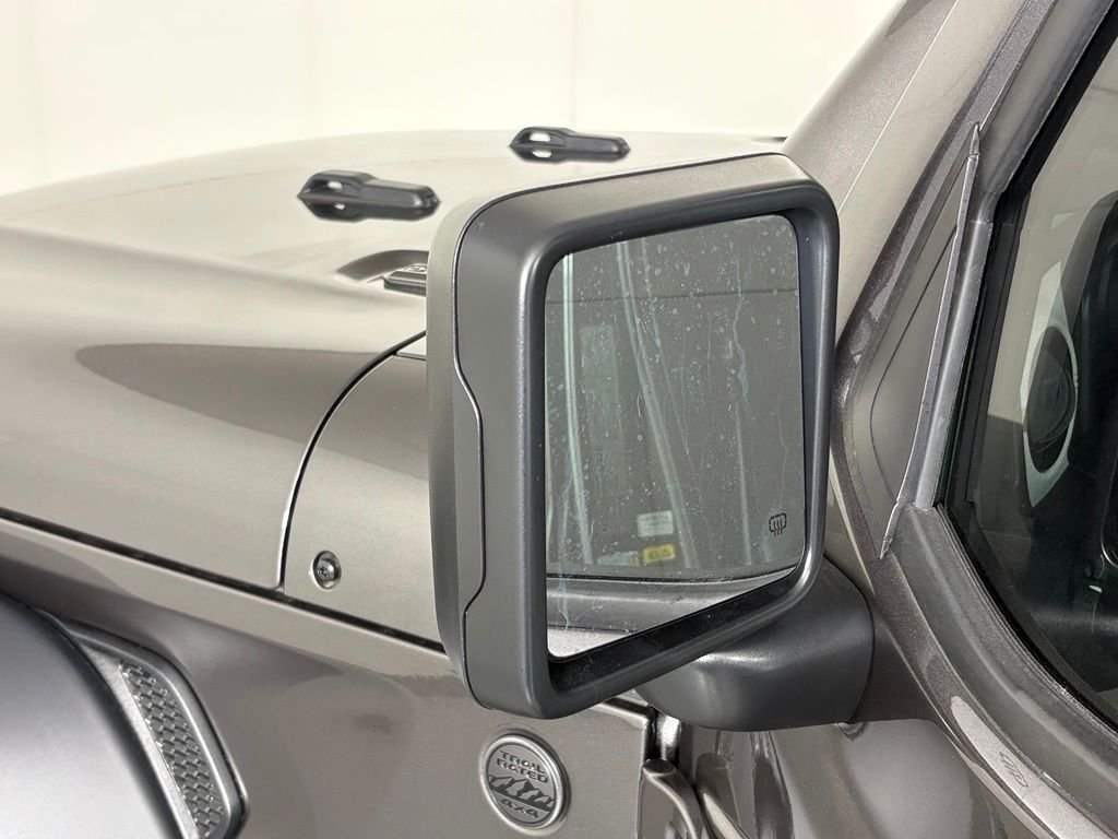 New 2026 Granite Crystal Metallic Clearcoat Jeep Sport S image 13