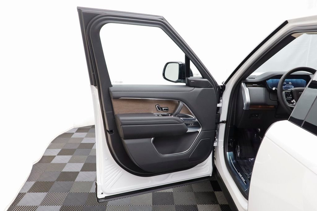 2025 Land Rover Range Rover SE - Photo 6