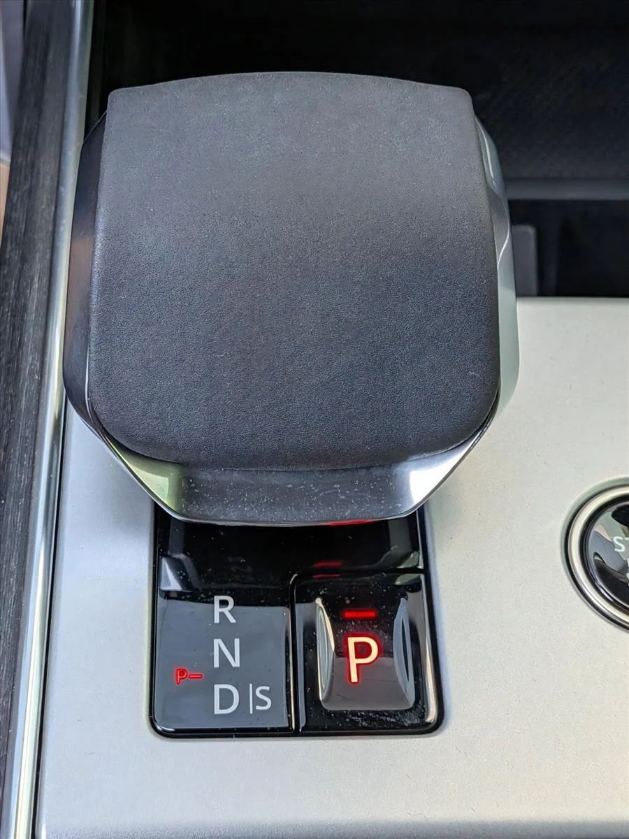 Used 2025 Santorini Black Metallic Land Rover SE image 12