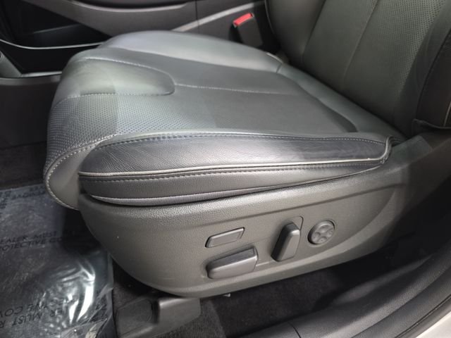 Used 2022 Silver Hyundai Limited image 29