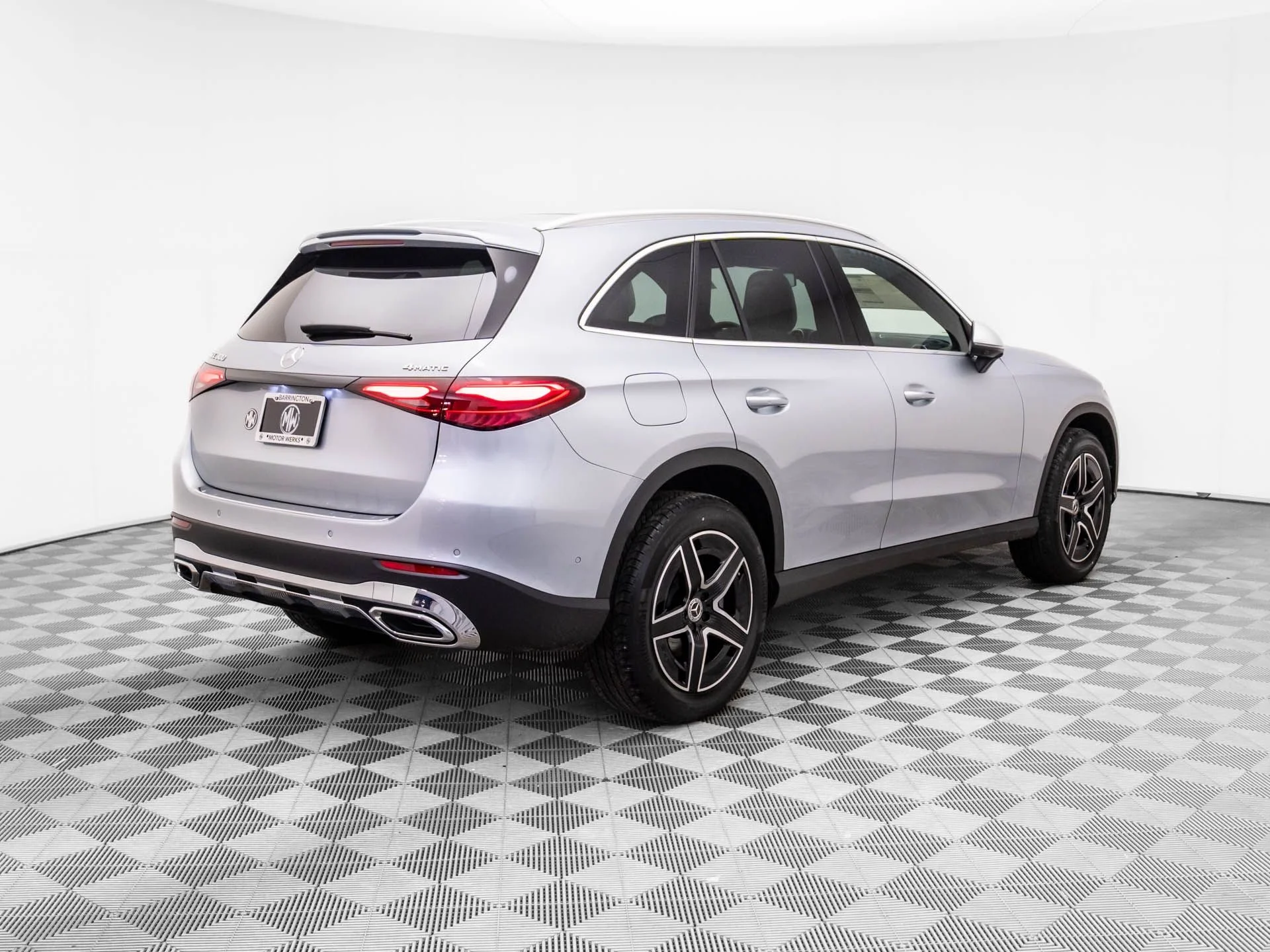 New 2026 Silver Mercedes-Benz GLC 300 image 5