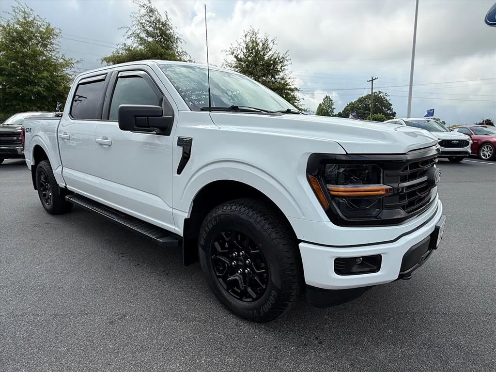 Used 2025 White Ford XLT image 2