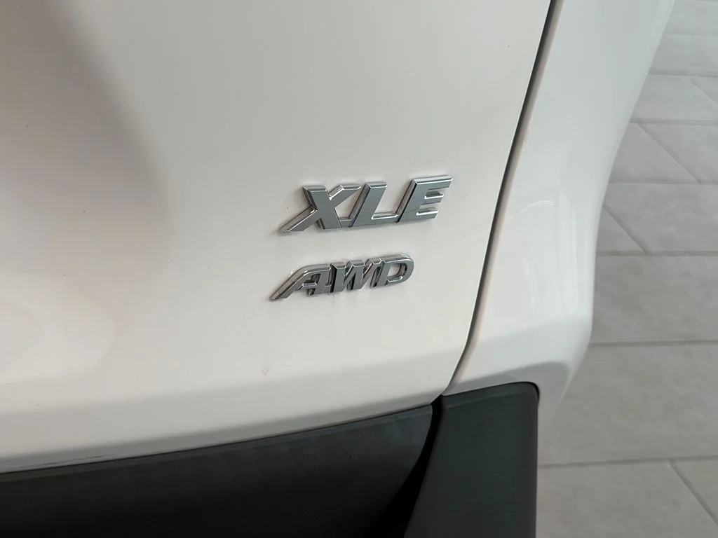 Used 2023 White Toyota XLE image 10