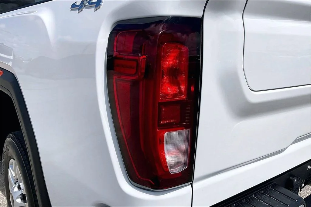 Used 2024 Summit White GMC SLE image 20