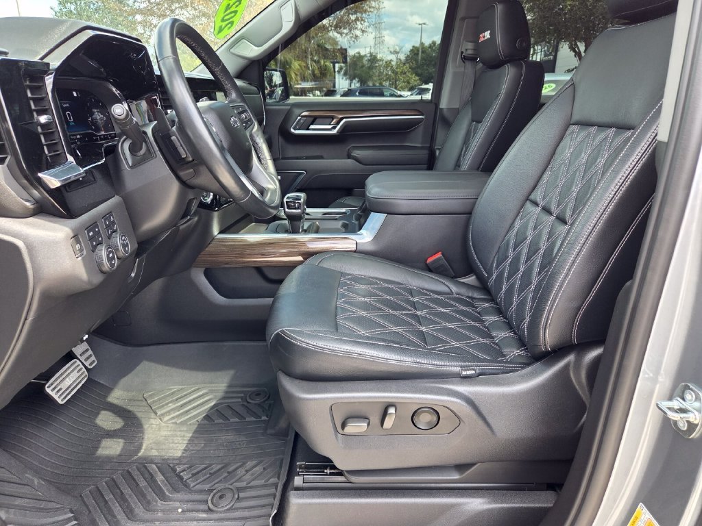 Used 2023 Gray Chevrolet RST image 5