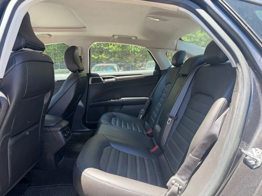 Used 2015 Gray Ford SE image 11