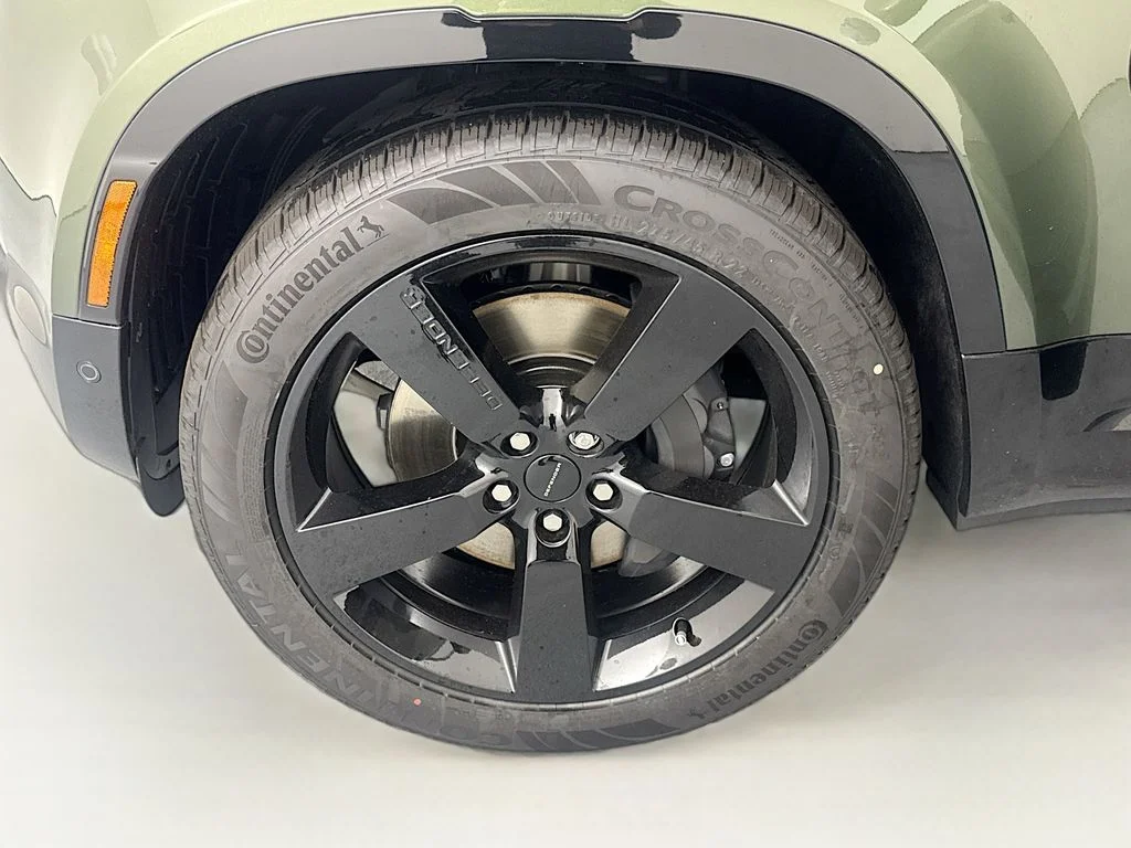 New 2026 Woolstone Green Land Rover X-Dynamic SE image 29
