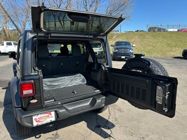 New 2026 Black Clear-Coat Exterior Paint Jeep Sport S image 9