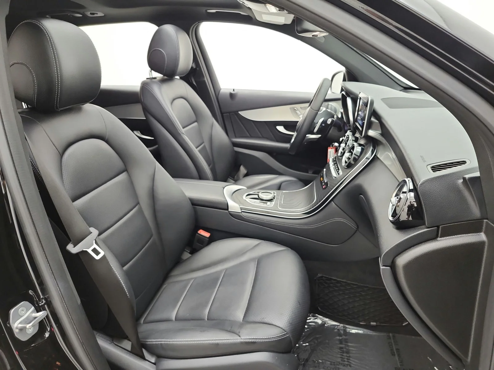 Used 2019 Black Mercedes-Benz GLC 300 SUV image 19