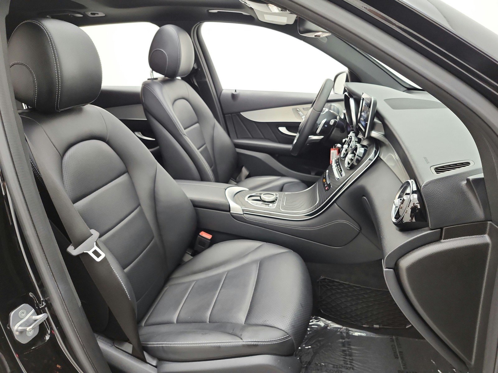 Used 2019 Black Mercedes-Benz GLC 300 SUV image 19