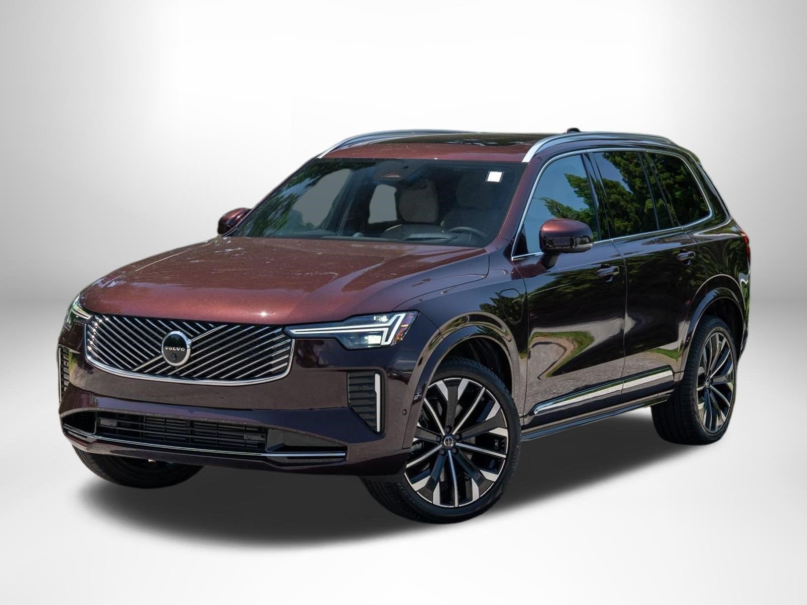 Used 2025 Mulberry Red Metallic Volvo Ultra image 2