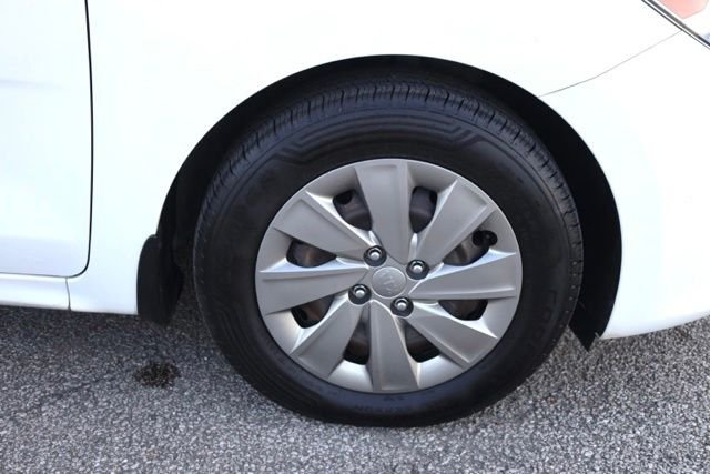 Used 2020 Clear White Kia LX image 15