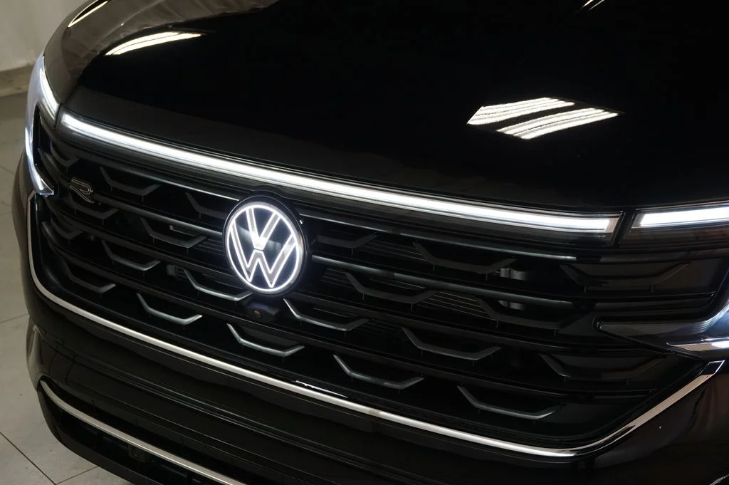 New 2026 Deep Black Volkswagen 2.0T SEL Premium R-Line image 38