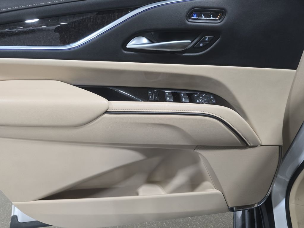 Used 2023 Crystal White Tricoat Cadillac Premium Luxury image 28