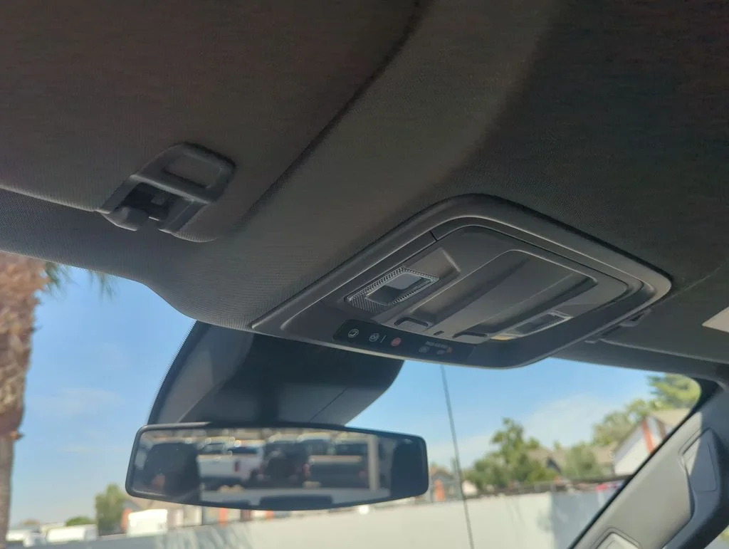 Used 2023 White GMC Elevation image 17