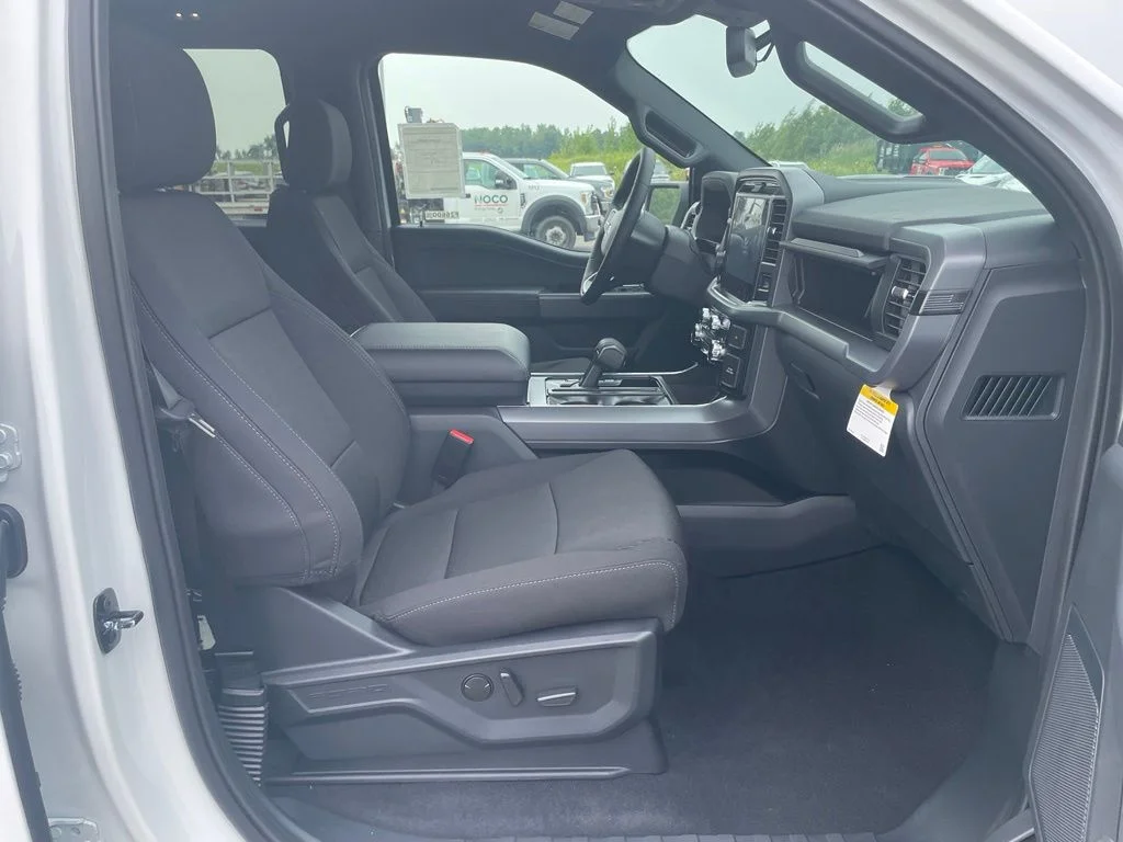 Used 2026 Oxford White Ford XLT image 16