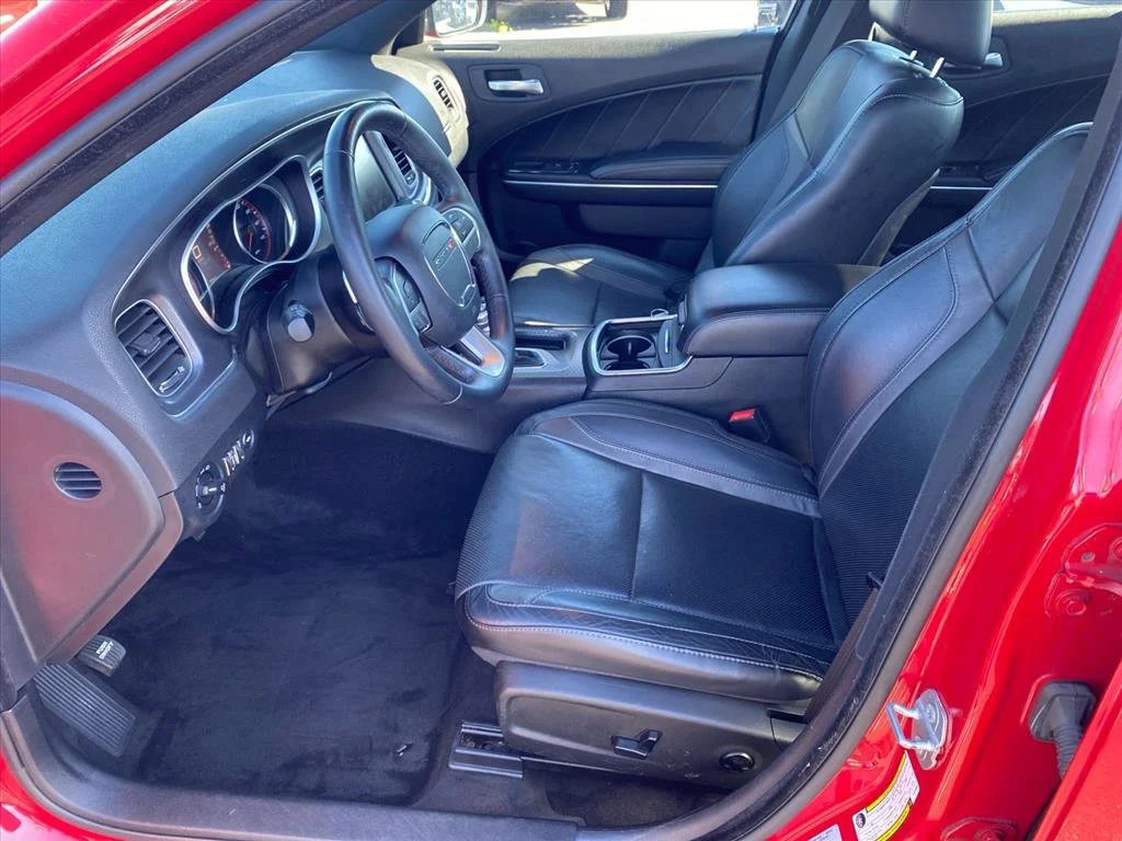Used 2015 Redline Red Tricoat Pearl Dodge SXT image 9
